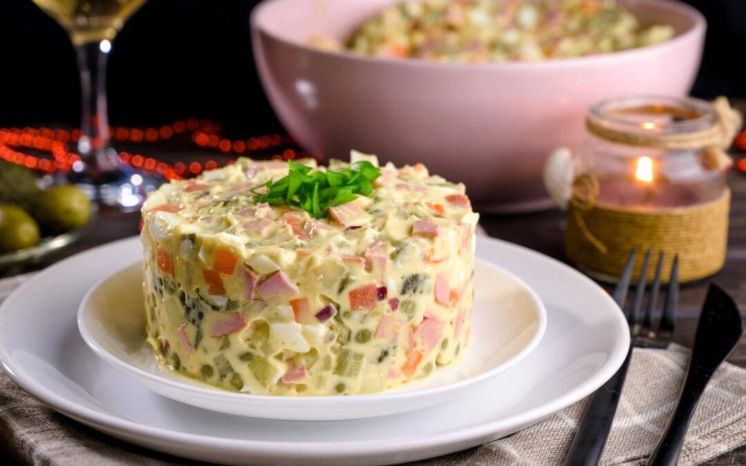 Cât îngrașă salata de boeuf, preferata românilor de Sărbători. Nuriționistul Gianluca Mech ne spune cât să consumăm!