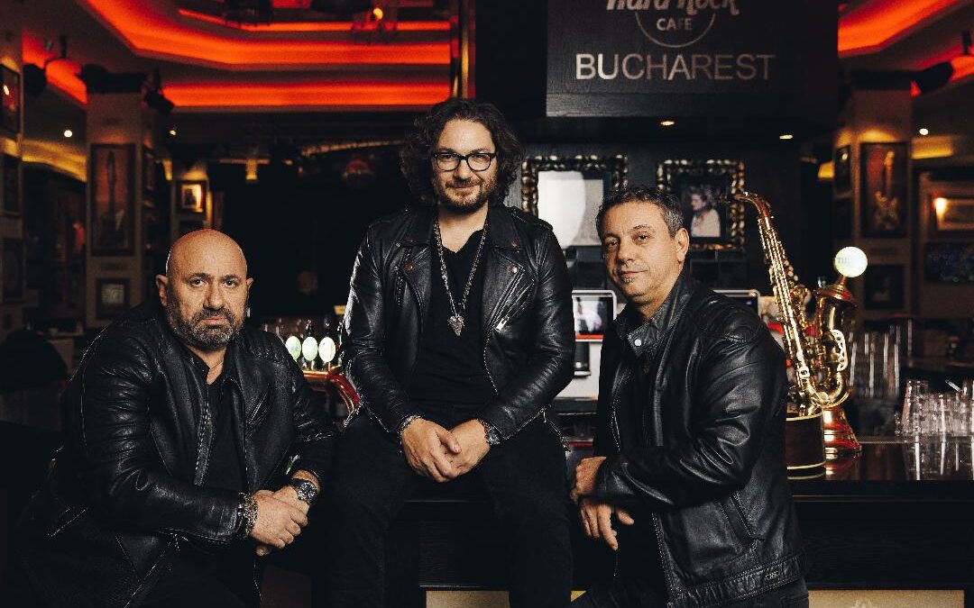 Hard Rock Cafe București lansează, în premieră, meniul aniversar “BATTLE OF THE BURGERS”, în parteneriat cu chefii Sorin Bontea, Florin Dumitrescu și Cătălin Scărlătescu